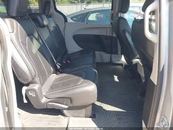 2C4RC1BG1JR169238 2018 CHRYSLER PACIFICA - Image 8