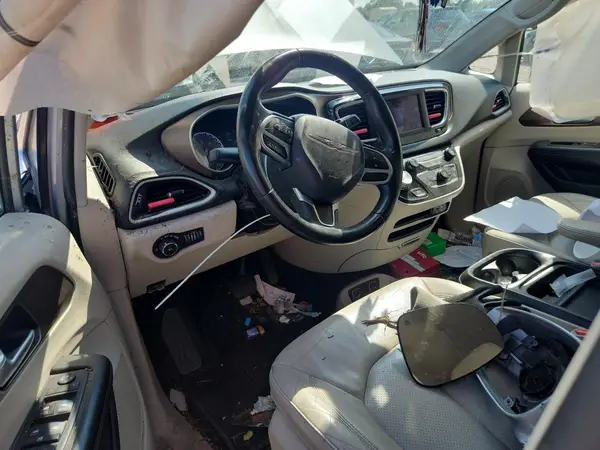 2C4RC1BG1JR187383 2018 CHRYSLER PACIFICA - Image 8