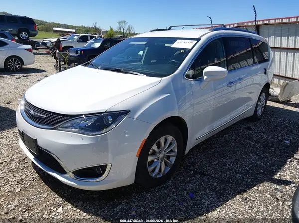2C4RC1BG1JR193068 2018 CHRYSLER PACIFICA - Image 2