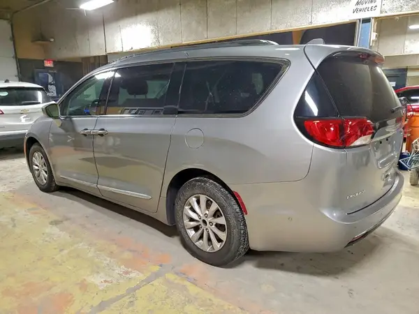 2C4RC1BG1JR216848 2018 CHRYSLER PACIFICA - Image 2