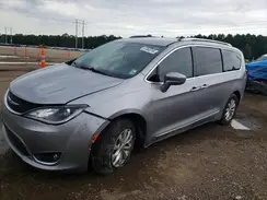 2C4RC1BG1JR217692 2018 CHRYSLER PACIFICA