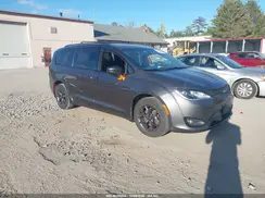 2C4RC1BG1JR227168 2018 CHRYSLER PACIFICA