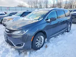 2C4RC1BG1JR252913 2018 CHRYSLER PACIFICA