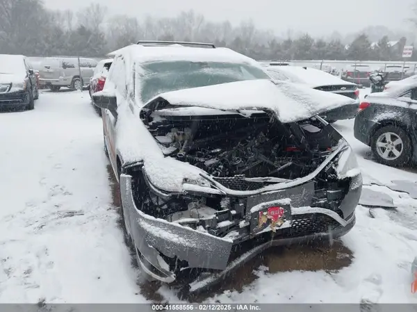 2C4RC1BG1JR262132 2018 CHRYSLER PACIFICA - Image 1