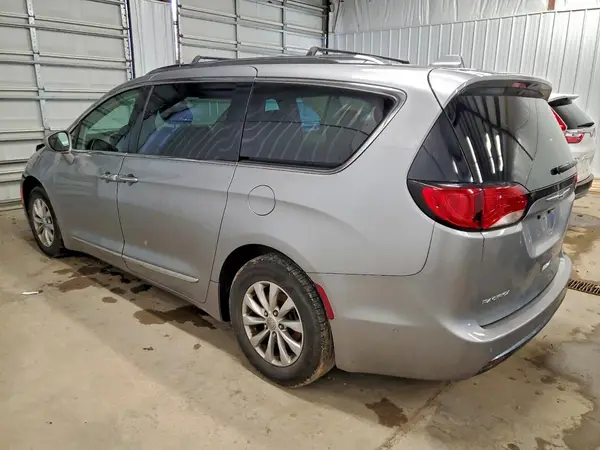 2C4RC1BG1JR262938 2018 CHRYSLER PACIFICA - Image 2