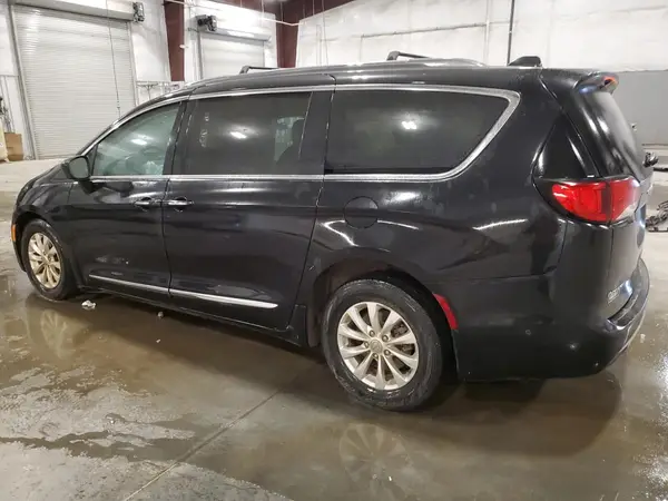 2C4RC1BG1JR263099 2018 CHRYSLER PACIFICA - Image 2