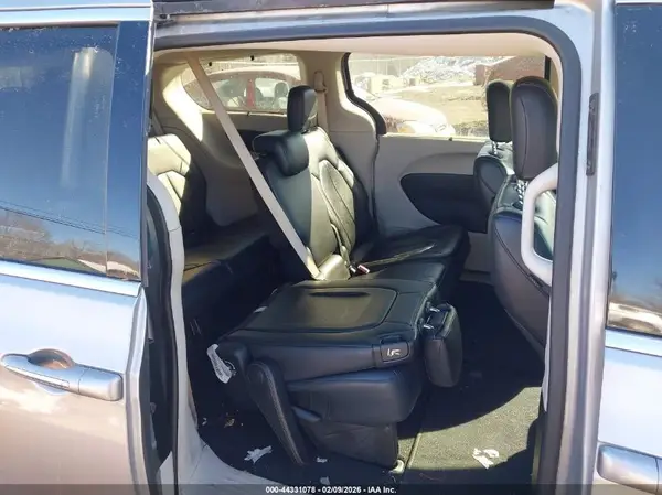 2C4RC1BG1JR269727 2018 CHRYSLER PACIFICA - Image 8