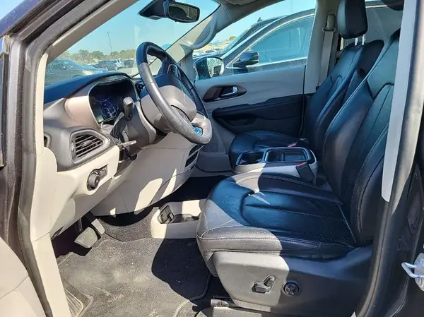 2C4RC1BG1JR274183 2018 CHRYSLER PACIFICA - Image 2
