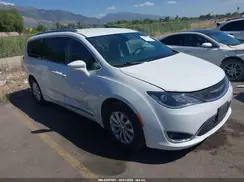 2C4RC1BG1JR277049 2018 CHRYSLER PACIFICA