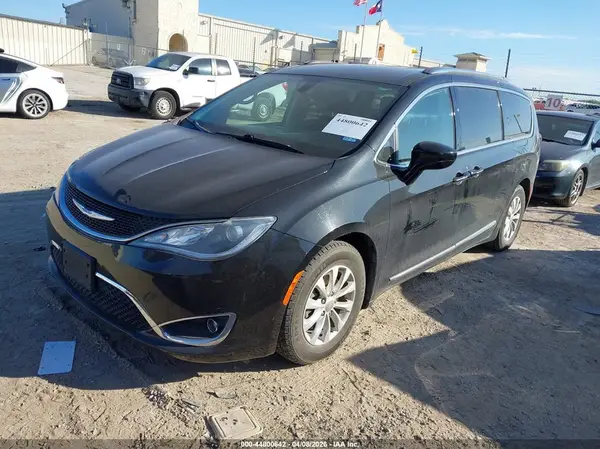 2C4RC1BG1JR278119 2018 CHRYSLER PACIFICA - Image 2