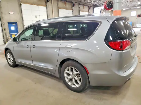 2C4RC1BG1JR312110 2018 CHRYSLER PACIFICA - Image 2