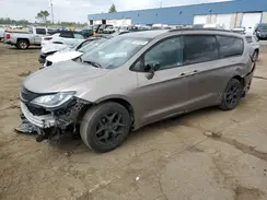 2C4RC1BG1JR322197 2018 CHRYSLER PACIFICA