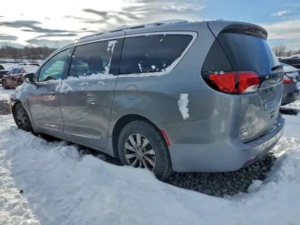 2C4RC1BG1JR354390 2018 CHRYSLER PACIFICA - Image 2
