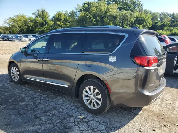2C4RC1BG1KR523745 2019 CHRYSLER PACIFICA - Image 2
