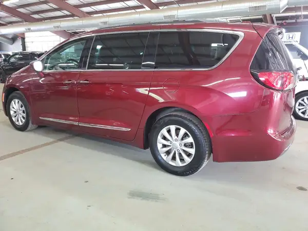 2C4RC1BG1KR539993 2019 CHRYSLER PACIFICA - Image 2