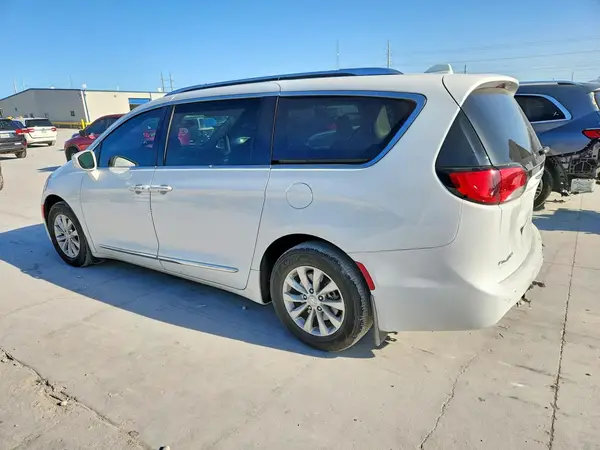 2C4RC1BG1KR554476 2019 CHRYSLER PACIFICA - Image 2