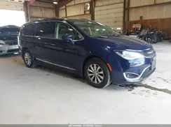 2C4RC1BG1KR555319 2019 CHRYSLER PACIFICA