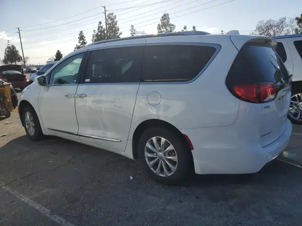 2C4RC1BG1KR560486 2019 CHRYSLER PACIFICA - Image 2