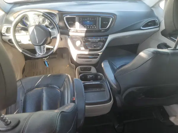 2C4RC1BG1KR560942 2019 CHRYSLER PACIFICA - Image 8