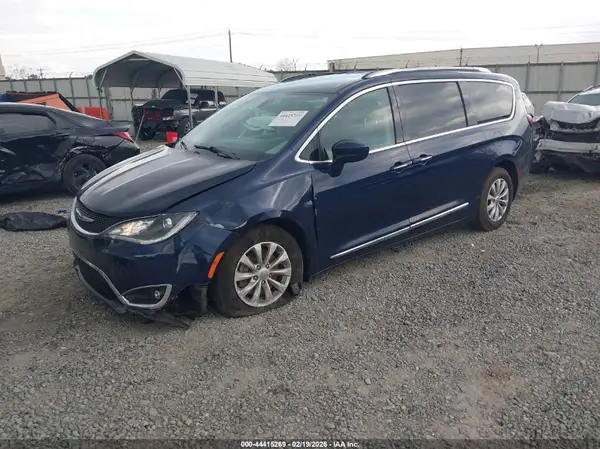 2C4RC1BG1KR561069 2019 CHRYSLER PACIFICA - Image 2