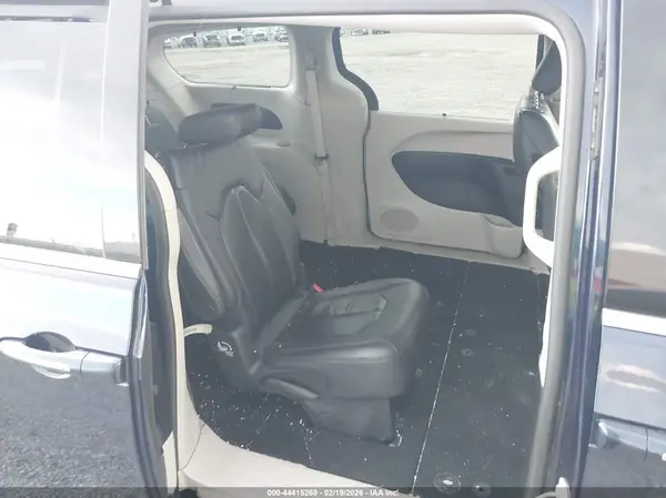 2C4RC1BG1KR561069 2019 CHRYSLER PACIFICA - Image 8