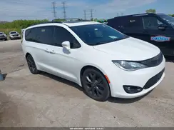 2C4RC1BG1KR567258 2019 CHRYSLER PACIFICA