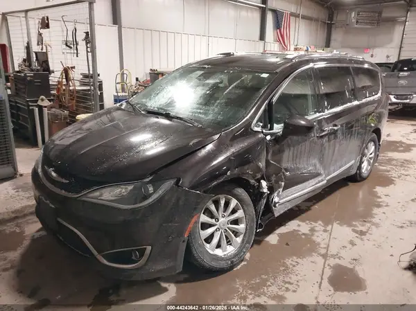 2C4RC1BG1KR570662 2019 CHRYSLER PACIFICA - Image 2