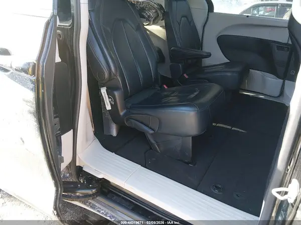 2C4RC1BG1KR576963 2019 CHRYSLER PACIFICA - Image 8