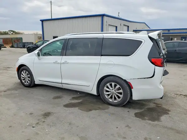 2C4RC1BG1KR582987 2019 CHRYSLER PACIFICA - Image 2