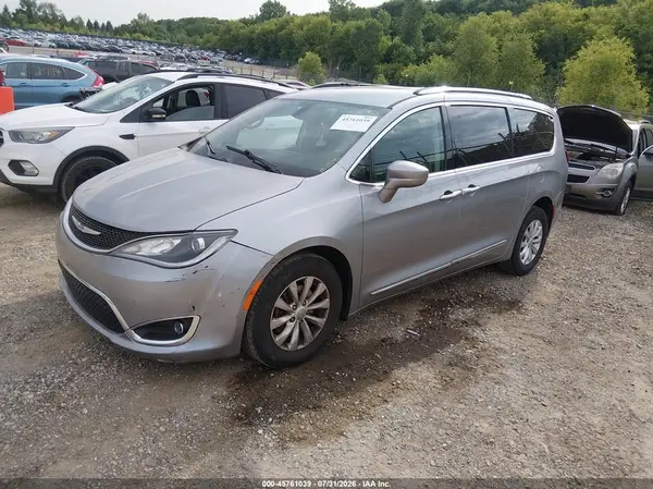 2C4RC1BG1KR603501 2019 CHRYSLER PACIFICA - Image 2