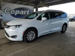2C4RC1BG1KR613509 2019 CHRYSLER PACIFICA
