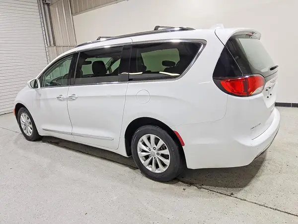2C4RC1BG1KR624980 2019 CHRYSLER PACIFICA - Image 2