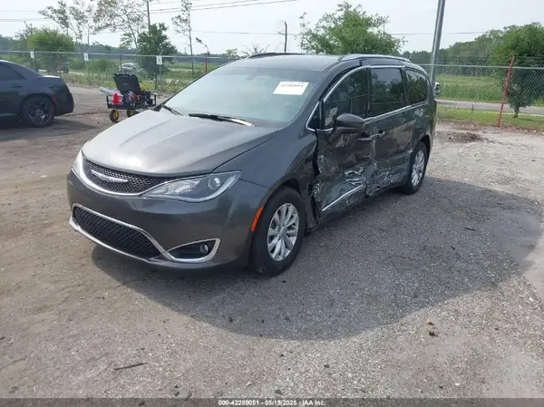 2C4RC1BG1KR625031 2019 CHRYSLER PACIFICA - Image 2