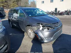 2C4RC1BG1KR625112 2019 CHRYSLER PACIFICA