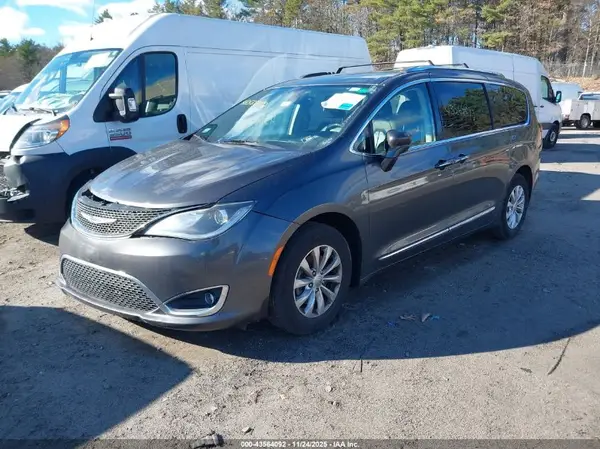 2C4RC1BG1KR625112 2019 CHRYSLER PACIFICA - Image 2