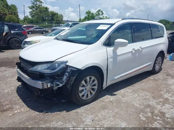 2C4RC1BG1KR625255 2019 CHRYSLER PACIFICA - Image 2