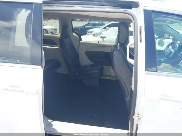 2C4RC1BG1KR625255 2019 CHRYSLER PACIFICA - Image 8