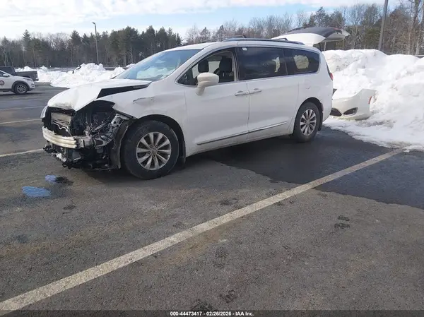 2C4RC1BG1KR628947 2019 CHRYSLER PACIFICA - Image 2