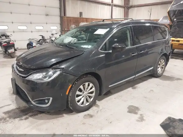 2C4RC1BG1KR645201 2019 CHRYSLER PACIFICA - Image 2