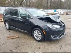 2C4RC1BG1KR653170 2019 CHRYSLER PACIFICA