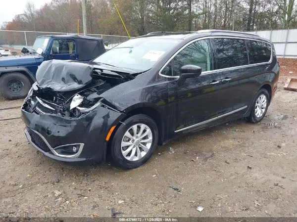 2C4RC1BG1KR653170 2019 CHRYSLER PACIFICA - Image 2