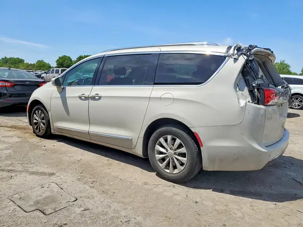 2C4RC1BG1KR668347 2019 CHRYSLER PACIFICA - Image 2
