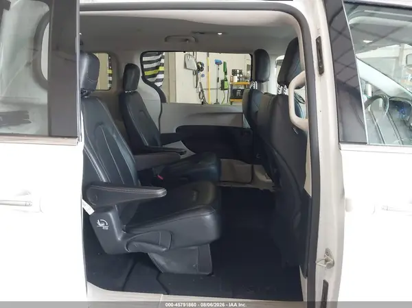 2C4RC1BG1KR680630 2019 CHRYSLER PACIFICA - Image 8