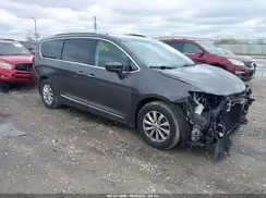 2C4RC1BG1KR715411 2019 CHRYSLER PACIFICA