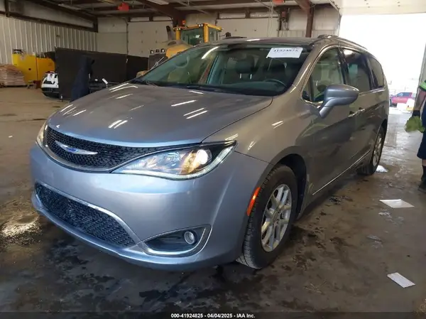 2C4RC1BG1LR123976 2020 CHRYSLER PACIFICA - Image 2