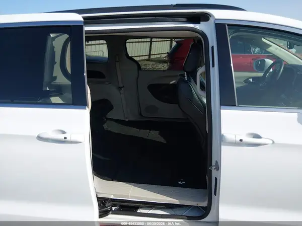 2C4RC1BG1NR177619 2022 CHRYSLER PACIFICA - Image 8