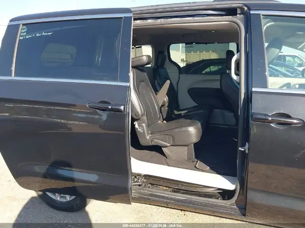 2C4RC1BG1NR182335 2022 CHRYSLER PACIFICA - Image 8