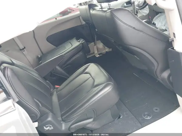 2C4RC1BG1PR505429 2023 CHRYSLER PACIFICA - Image 8