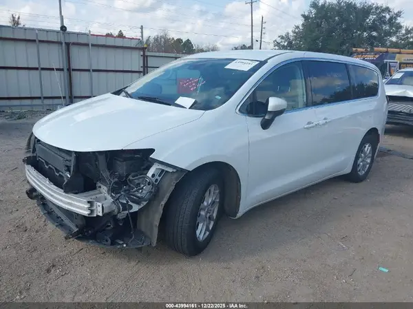 2C4RC1BG1PR533117 2023 CHRYSLER PACIFICA - Image 2
