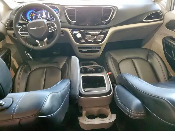 2C4RC1BG1PR533599 2023 CHRYSLER PACIFICA - Image 8
